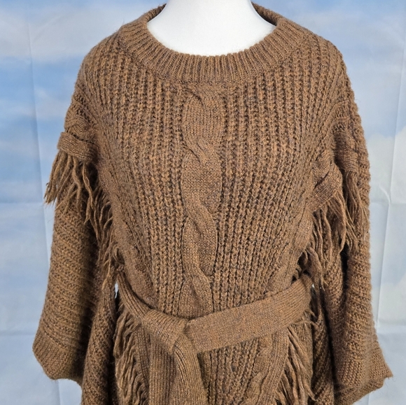 DAVID & DANI | CABLE KNIT BELTED BAT WING FRINGED SWEATER - Picture 8 of 16